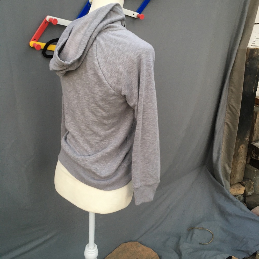 Free zip-up - Picture 3 of 5